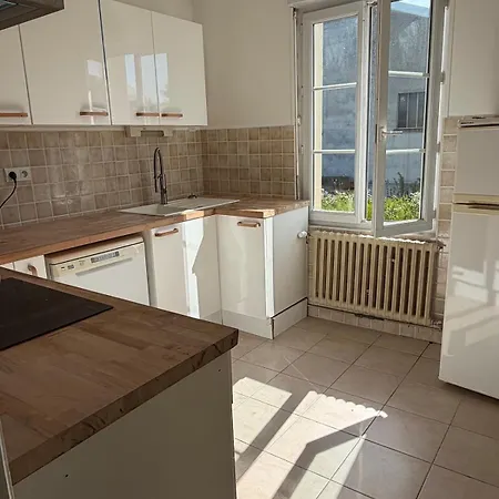 Great Location Next To A Park And Downtown, Well-equipped Апартаменты *