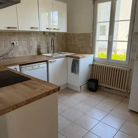Great Location Next To A Park And Downtown, Well-equipped شقة